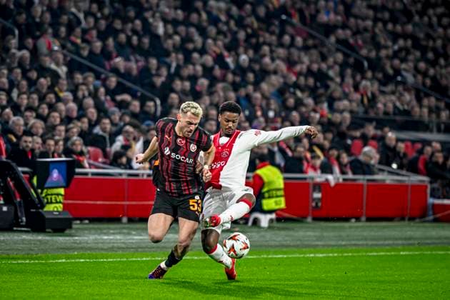 Galatasaray midfielder Lucas Torreira, AFC Ajax Amsterdam defender Jorrel Hato, during the match Ajax Galatasaray at the Johan Cruijff ArenA for the UEFA Europa League phase Matchday 8 season 2024 2025 in AMSTERDAM, Netherlands on 30 januari 2025, photo by Stefan Koops EYE4images DeFodi Images Defodi 746 212116 Defodi-746