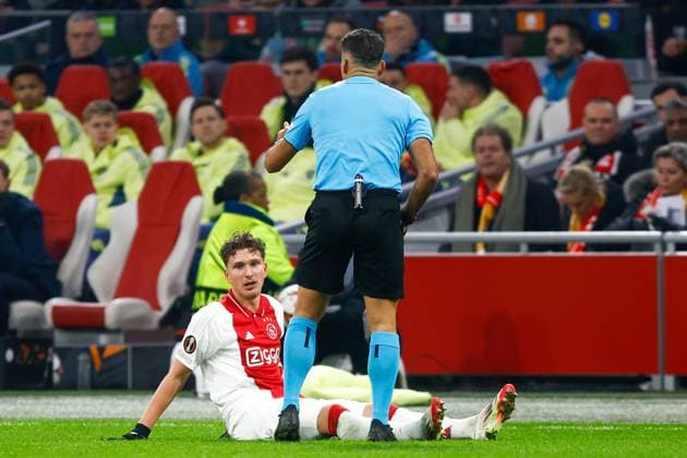AMSTERDAM , 30-01-2025 , Johan Cruijff Arena , UEFA Europa League football , season 2024 2025, match between Ajax and Galatasaray , Ajax player Mika Godts injured Ajax - Galatasaray  x27627103x Copyright: