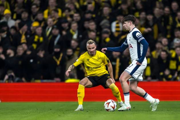 250130 Niklas Hult of Elfsborg and Mikey Moore of Tottenham Hotspur during the UEFA Europa League football match between Tottenham Hotspur and Elfsborg on January 30, 2025 in London Photo Emma Wallskog BILDBYRAN COP 320 EW0477 fotboll football soccer fotball uefa europa league europa league tottenham hotspur elfsborg bbeng bbauto  Copyright: EMMAxWALLSKOG BB250130EW052