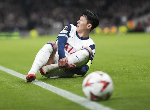 Son Heung-Min of Tottenham Hotspur after being tripped over Tottenham Hotspur v Elfsborg, UEFA Europa League, Group Stage, Football, Tottenham Hotspur Stadium, London, UK - 30 Jan 2025 EDITORIAL USE ONLY No use with unauthorised audio, video, data, fixture lists, club league logos or live services. Online in-match use limited to 120 images, no video emulation. No use in betting, games or single club league player publications.  Copyright: xJedxLeicester Shutterstockx 15122183f