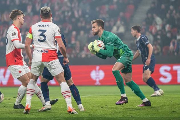 Ricardo Friedrich hold the ball during UEFA Europa league match, SK Slavia Prague - Malmo FF , 30. january 2025, Fortuna Arena, Prague, Czech republic Copyright: xMICHALxFAJT,ZOSPORTU.SKx FAJ_2044