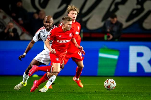 FC Twente midfielder Michal Sadilek , Besiktas JK midfielder Al Musrati during the match Twente Besiktas at the Grolsch Veste for the UEFA Europa League League League phase Matchday 8 season 2024 2025 in ENSCHEDE, Netherlands on 30 january 2025, photo by Marcel van Dorst EYE4images Defodi 746 212126 Defodi-746
