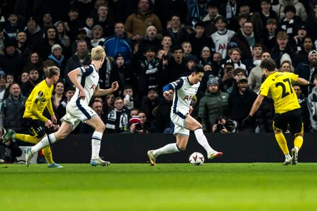 250130 Heung Min Son of Tottenham Hotspur and Besfort Zeneli of Elfsborg during the UEFA Europa League football match between Tottenham Hotspur and Elfsborg on January 30, 2025 in London Photo Emma Wallskog BILDBYRAN COP 320 EW0477 fotboll football soccer fotball uefa europa league europa league tottenham hotspur elfsborg bbeng bbauto  Copyright: EMMAxWALLSKOG BB250130EW064