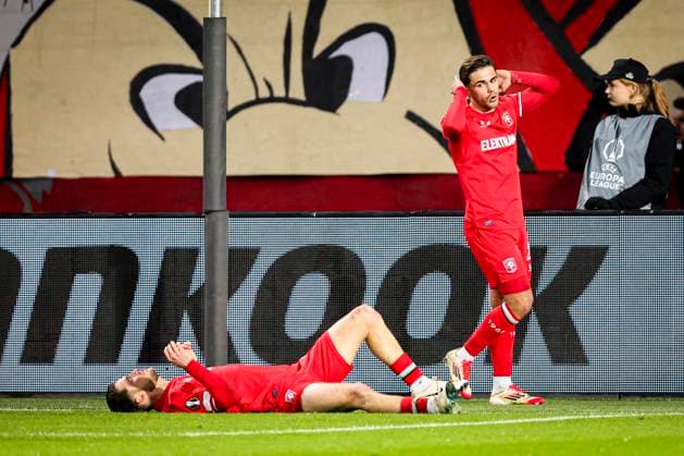 2025-01-30 FC Twente v Besiktas JK - UEFA Europa League 2024 25 League Phase MD8 ENSCHEDE, NETHERLANDS - JANUARY 30: Bart van Rooij of FC Twente and Ricky van Wolfswinkel of FC Twente looks dejected during the UEFA Europa League 2024 25 League Phase MD8 match between FC Twente and Besiktas JK at De Grolsch Veste on January 30, 2025 in Enschede, Netherlands. Enschede De Grolsch Veste Netherlands Content not available for redistribution in The Netherlands directly or indirectly through any third parties. Copyright: xPeterxLousx