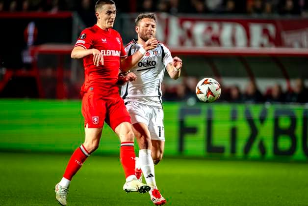 FC Twente defender Gustaf Lagerbielke, Besiktas JK forwarder Ciro Immobile during the match Twente Besiktas at the Grolsch Veste for the UEFA Europa League League phase Matchday 8 season 2024 2025 in ENSCHEDE, Netherlands on 30 january 2025, photo by Marcel van Dorst EYE4images Defodi 746 212142 Defodi-746