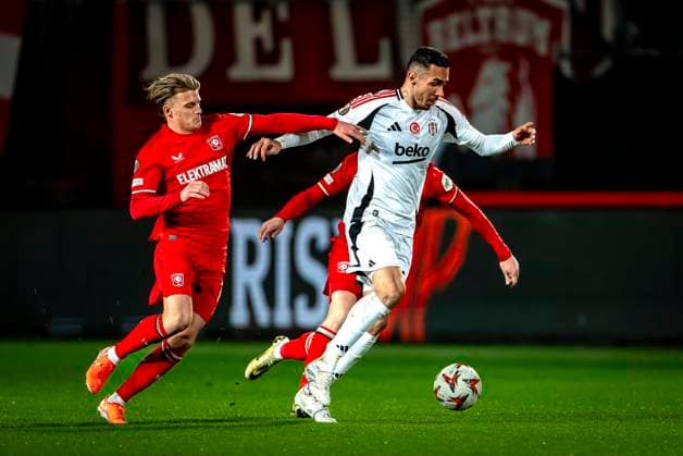 FC Twente midfielder Sem Steijn Besiktas JK defender Emirhan Topcu during the match Twente Besiktas at the Grolsch Veste for the UEFA Europa League League phase Matchday 8 season 2024 2025 in ENSCHEDE, Netherlands on 30 january 2025, photo by Marcel van Dorst EYE4images Defodi 746 212145 Defodi-746