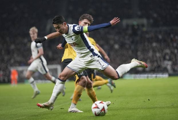 Son Heung-Min of Tottenham Hotspur gets past Besfort Zeneli of IF Elfsborg Tottenham Hotspur v Elfsborg, UEFA Europa League, Group Stage, Football, Tottenham Hotspur Stadium, London, UK - 30 Jan 2025 EDITORIAL USE ONLY No use with unauthorised audio, video, data, fixture lists, club league logos or live services. Online in-match use limited to 120 images, no video emulation. No use in betting, games or single club league player publications.  Copyright: xJedxLeicester Shutterstockx 15122183n