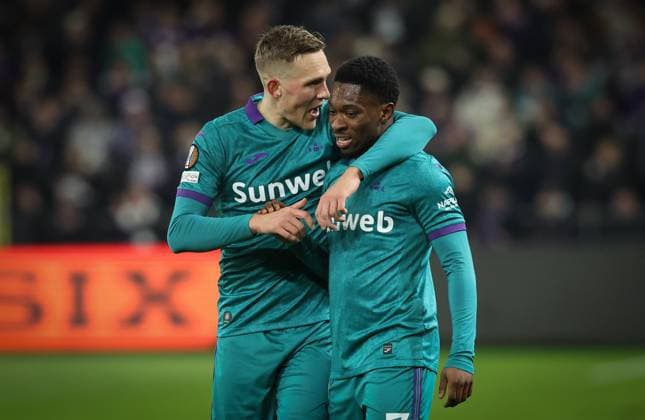 Anderlecht s Ludwig Augustinsson and Anderlecht s Francis Amuzu pictured during a soccer game between Belgian soccer team RSC Anderlecht and German Hoffenheim, Thursday 30 January 2025 in Brussels, on day 8 8 of the group stage of the UEFA Europa League tournament. VIRGINIExLEFOUR  x111480725x