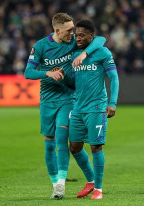 Anderlecht s Ludwig Augustinsson and Anderlecht s Francis Amuzu pictured during a soccer game between Belgian soccer team RSC Anderlecht and German Hoffenheim, Thursday 30 January 2025 in Brussels, on day 8 8 of the group stage of the UEFA Europa League tournament. VIRGINIExLEFOUR  x111480746x