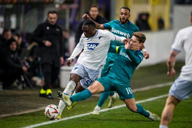 RSC Anderlecht v Hoffenheim - UEFA Europa League ANDERLECHT, BELGIUM - JANUARY 30 : Mokwa David of Hoffenheim and Verschaeren Yari midfielder of RSC Anderlecht Sardella Killian defender of RSC Anderlecht during the UEFA Europa League 2024 25 League Phase MD8 match between RSC Anderlecht and Hoffenheim on January 30, 2025 in Anderlecht, Belgium, 30 01 2025 Anderlecht Belgium  Copyright: xGvgx
