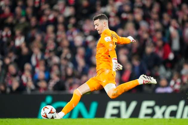 Athletic Club v FC Viktoria Plzen - UEFA Europa League 2024 25 League Phase MD8 Julen Agirrezabala goalkeeper of Athletic Club and Spain does passed during the UEFA Europa League 2024 25 League Phase MD8 match between Athletic Club and FC Viktoria Plzen at Estadio de San Mames on January 30, 2025 in Bilbao, Spain. Bilbao Spain  Copyright: xJosexBretonx originalFilename:bretonhernandez-athletic250130_np4zh.jpg