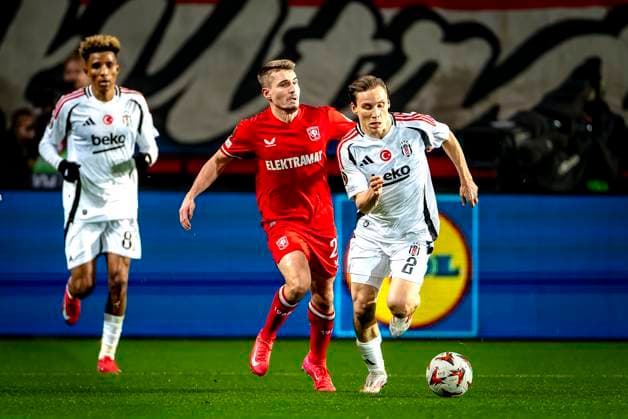FC Twente midfielder Michal Sadilek , Besiktas JK defender Jonas Svensson during the match Twente Besiktas at the Grolsch Veste for the UEFA Europa League League phase Matchday 8 season 2024 2025 in ENSCHEDE, Netherlands on 30 january 2025, photo by Marcel van Dorst EYE4images Defodi 746 212157 Defodi-746