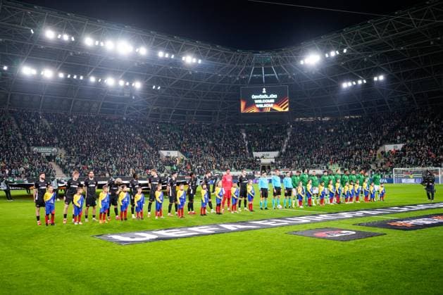 2025-01-30 Ferencvaros v AZ Alkmaar - UEFA Europa League BUDAPEST, HUNGARY - JANUARY 30: Players of AZ and Players of Ferencvaros line up during the UEFA Europa League match between Ferencvaros and AZ Alkmaar at Ferencvaros Stadion on January 30, 2025 in Budapest, Hungary. Budapest Ferencvaros Stadion Hungary Content not available for redistribution in The Netherlands directly or indirectly through any third parties. Copyright: xEdxvanxdexPolx