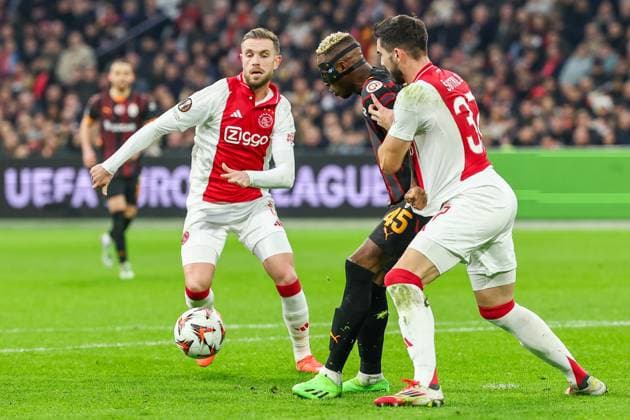AMSTERDAM, 30-01-2025 , JohanCruijff Arena, football, UEFA Europa League, season 2024 2025, Ajax player Jordan Henderson , Galatasaray player Victor Osimhen and Ajax player Josip Sutalo during the match Ajax - Galasataray, Ajax - Galatasaray  x27627624x Copyright: