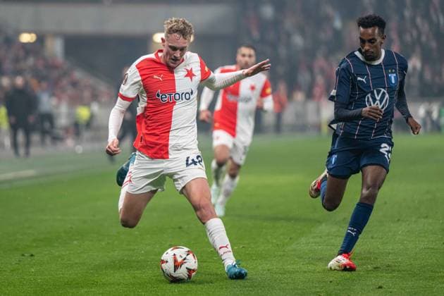 Dominik Pech in a battle during UEFA Europa league match, SK Slavia Prague - Malmo FF , 30. january 2025, Fortuna Arena, Prague, Czech republic Copyright: xMICHALxFAJT,ZOSPORTU.SKx FAJ_2297
