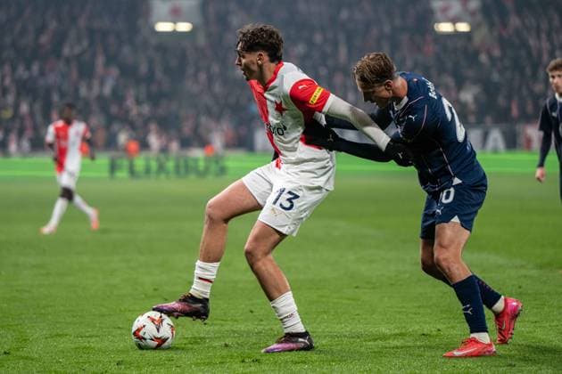 Mojmir Chytil in a battle during UEFA Europa league match, Mojmir Chytil in a battle SK Slavia Prague - Malmo FF , 30. january 2025, Fortuna Arena, Prague, Czech republic Copyright: xMICHALxFAJT,ZOSPORTU.SKx FAJ_2360