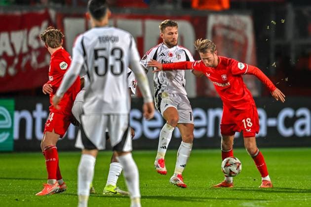 ENSCHEDE, Stadium Grolsch Veste, 30-01-2025 , season 2024 2025 , Europa League during the match Twente - Besiktas FC Twente player Michel Vlap vs Besiktas JK player Ciro Immobile Twente - Besiktas  x27627777x Copyright: