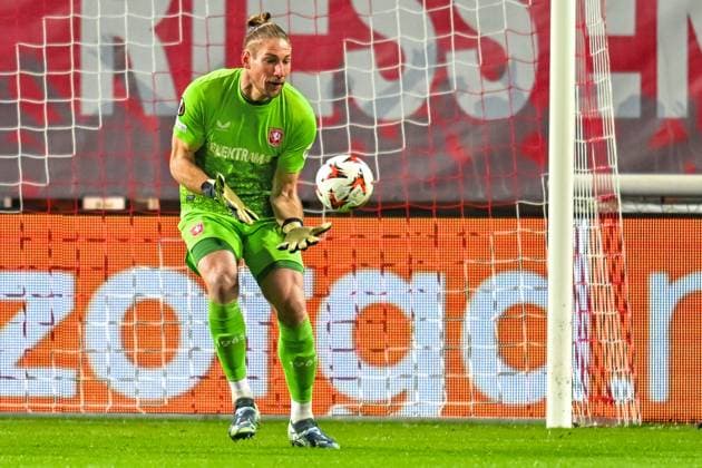 ENSCHEDE, Stadium Grolsch Veste, 30-01-2025 , season 2024 2025 , Europa League during the match Twente - Besiktas FC Twente goalkeeper Lars Unnerstall Twente - Besiktas  x27627781x Copyright: