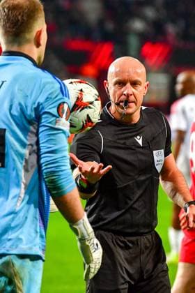 ENSCHEDE, Stadium Grolsch Veste, 30-01-2025 , season 2024 2025 , Europa League during the match Twente - Besiktas Referee Szymon Marciniak Twente - Besiktas  x27627827x Copyright: