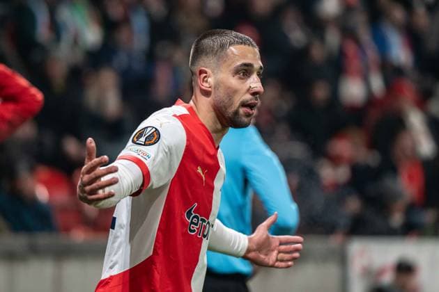 Ondrej Lingr gesticulates after his missing big scoring chance during UEFA Europa league match, SK Slavia Prague - Malmo FF , 30. january 2025, Fortuna Arena, Prague, Czech republic Copyright: xMICHALxFAJT,ZOSPORTU.SKx FAJ_2652