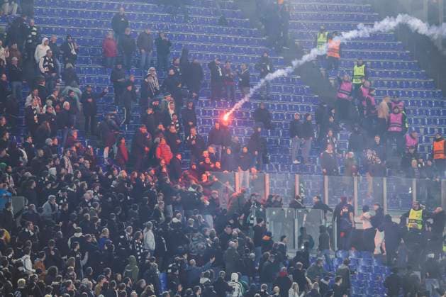 UEFA Europa League phase match day 8 AS Roma vs Eintracht Frankfurt Supporter Eintracht and supporters as roma tension on the stands during UEFA Europa League phase match day 8 between AS Roma vs Eintracht Frankfurt at Olimpico stadium on November 07, 2024 in Rome, Italy. ABPH0103_1 Copyright: xAntonioxBalascox