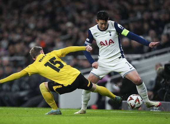 Son Heung-Min of Tottenham Hotspur gets past Simon Hedlund of IF Elfsborg Tottenham Hotspur v Elfsborg, UEFA Europa League, Group Stage, Football, Tottenham Hotspur Stadium, London, UK - 30 Jan 2025 EDITORIAL USE ONLY No use with unauthorised audio, video, data, fixture lists, club league logos or live services. Online in-match use limited to 120 images, no video emulation. No use in betting, games or single club league player publications. Copyright: xJedxLeicester Shutterstockx 15122183aa