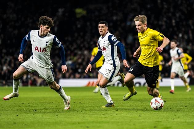250130 Archie Gray and Pedro Porro of Tottenham Hotspur and Gottfrid Rapp of Elfsborg during the UEFA Europa League football match between Tottenham Hotspur and Elfsborg on January 30, 2025 in London Photo Emma Wallskog BILDBYRAN COP 320 EW0477 fotboll football soccer fotball uefa europa league europa league tottenham hotspur elfsborg bbeng bbauto  Copyright: EMMAxWALLSKOG BB250130EW085