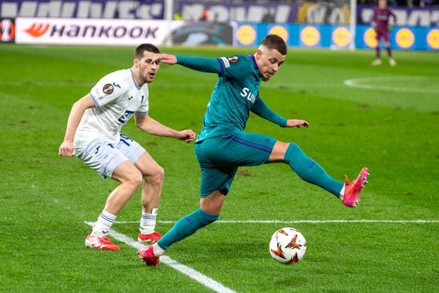 30 01 2025, Football UEFA Europa League, Season 2024 2025, Matchday 08, RSC Anderlecht TSG 1899 Hoffenheim at Lotto Park in Anderlecht duel between David Jurasek TSG 1899 Hoffenheim, 19 and Thorgan Hazard RSC Anderlecht, 11 Photo Kirchner Media Thomas Haesler Copyright: xKirchner-Media ThomasxHaeslerx