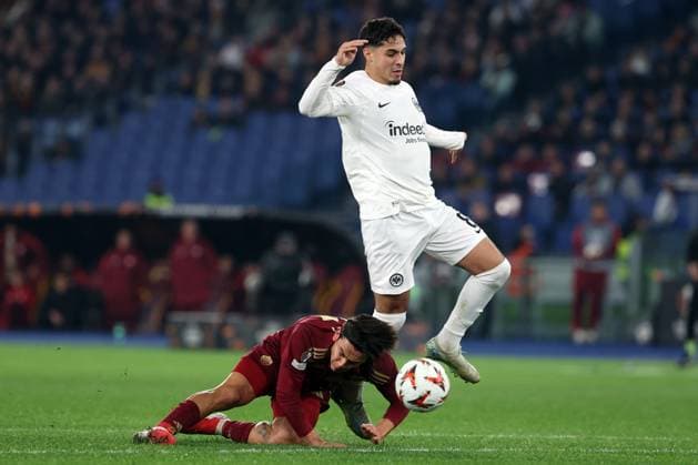 UEFA Europa League, match day 8 - AS Roma vs Eintracht Frankfurt at Olympic Stadium in Rome on 30th January 2025 Rome, Italy 30.01.2025: Paulo Dybala of Roma, Fares Chaibi of Eintracht Frankfurt during the Uefa Europa League 2024-2025, football match between AS Roma vs Eintracht Frankfurt at Olympic Stadium in Rome. Rome Olympic italy italy Copyright: xmarcoxiacobucci