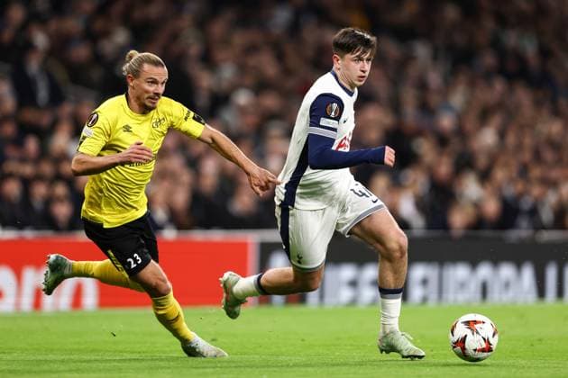 Tottenham Hotspur gegen Elfsborg 30. Januar 2025, London Europa League Fußball Tottenham Hotspur gegen Elfsborg Mikey Moore von Tottenham Hotspur und Niklas Hult von Elfsborg Foto Jacques Feeney Abseits London UK  Copyright: xJacquesxFeeneyx xOffsidexOffside
