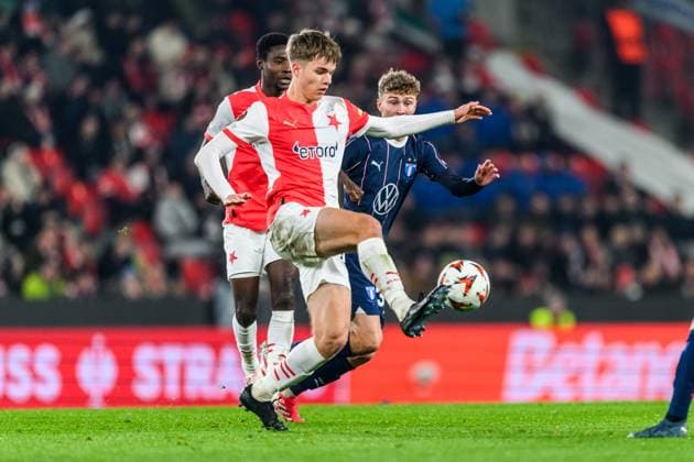 250130 Mikulas KonecnÃ½ of Slavia Prague and Hugo Bolin of Malmö FF during the UEFA Europa League football match between Slavia Prague and Malmö FF on January 30, 2025 in Prague Photo Mathilda Ahlberg BILDBYRAN kod MA MA0779 fotboll football soccer fotball uefa europa league europa league slavia prag malmö ff bbeng bbauto  Copyright: MATHILDAxAHLBERG BB250130MA081