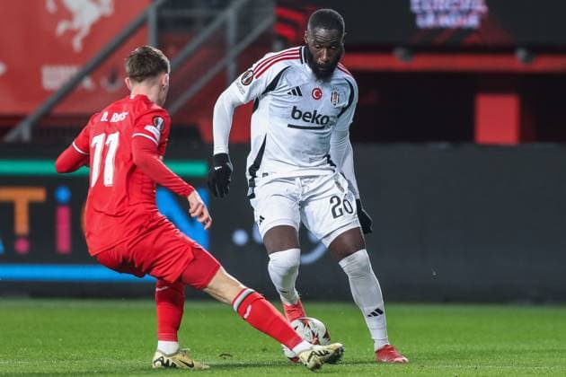 Soccer UEFA Europa League matchday 8 FC Twente Enschede Besiktas JK on 30 01 2025 at Arena De Grolsch Veste in Enschede Daan Rots Enschede , left Arthur Masuaku Istanbul , right xJRx