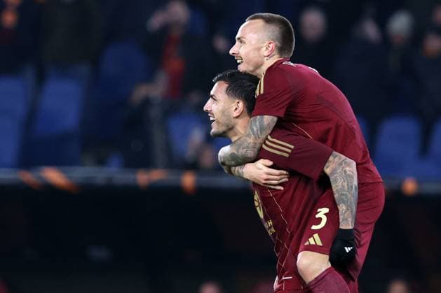 UEFA Europa League, match day 8 - AS Roma vs Eintracht Frankfurt at Olympic Stadium in Rome on 30th January 2025 Rome, Italy 30.01.2025: Angelino of Roma score the goal and celebrate with the team during the Uefa Europa League 2024-2025, football match between AS Roma vs Eintracht Frankfurt at Olympic Stadium in Rome. Rome Olympic italy italy Copyright: xmarcoxiacobucci