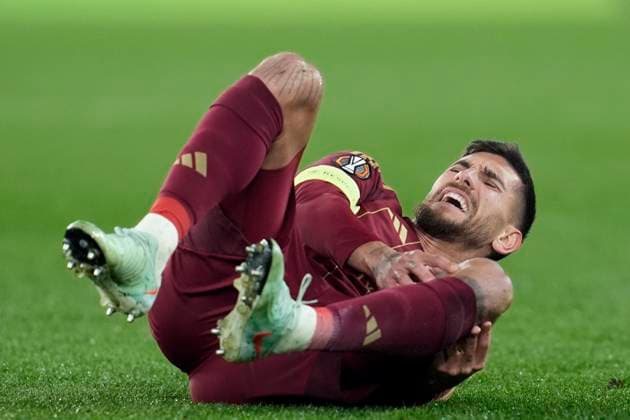 Lorenzo Pellegrini (AS Roma) lies on the ground, UEFA Europa League 2024 25 League Phase MD8, AS Roma v Eintracht Frankfurt, Stadio Olimpico, January 30, 2025, Rome, Italy.