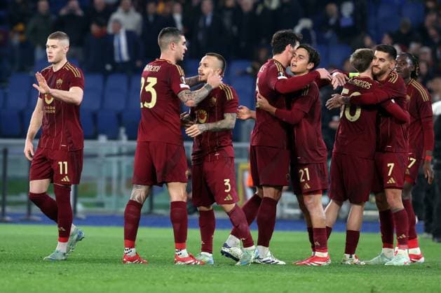 Rome, Italy 30.01.2025: Angelino of Roma score the goal and celebrate with the team during the Uefa Europa League 2024-2025, football match between AS Roma vs Eintracht Frankfurt at Olympic Stadium in Rome.  Copyright: xMarcoxIacobucci IPAxSportx xipa-agency.netx xx IPA_53473274 IPA_Agency_IPA53473274