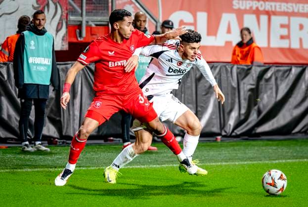 FC Twente defender Anass Salah Eddine, Besiktas JK midfielder Milot Rashica during the match Twente Besiktas at the Grolsch Veste for the UEFA Europa League League phase Matchday 8 season 2024 2025 in ENSCHEDE, Netherlands on 30 january 2025, photo by Marcel van Dorst EYE4images Defodi 746 212203 Defodi-746