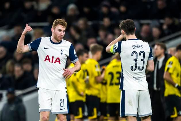 250130 Dejan Kulusevski and Ben Davies of Tottenham Hotspur during the UEFA Europa League football match between Tottenham Hotspur and Elfsborg on January 30, 2025 in London. Photo: Emma Wallskog BILDBYRAN COP 320 EW0477 fotboll football soccer fotball uefa europa league europa league tottenham hotspur elfsborg bbeng bbauto  Copyright: EMMAxWALLSKOG BB250130EW105
