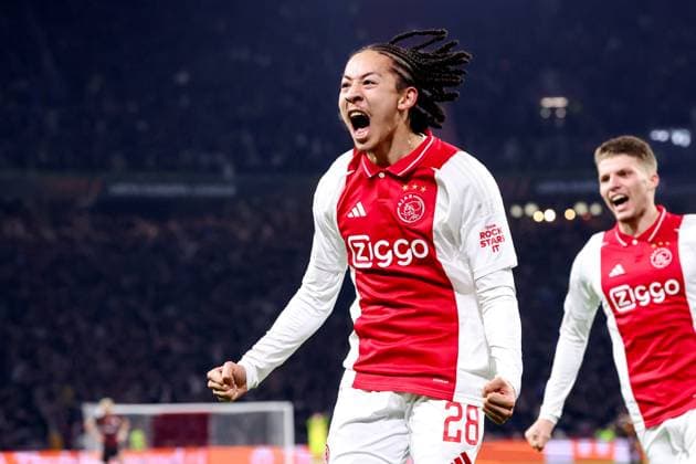 2025-01-30 AFC Ajax v Galatasaray - UEFA Europa League 2024 25 League Phase MD8 AMSTERDAM, NETHERLANDS - JANUARY 30: Kian Fitz-Jim of AFC Ajax celebrates after scoring his teams second goal during the UEFA Europa League 2024 25 League Phase MD8 match between AFC Ajax and Galatasaray at Johan Cruijff ArenA on January 30, 2025 in Amsterdam, Netherlands. Amsterdam Johan Cruijff ArenA Netherlands Content not available for redistribution in The Netherlands directly or indirectly through any third parties. Copyright: xBenxGalx