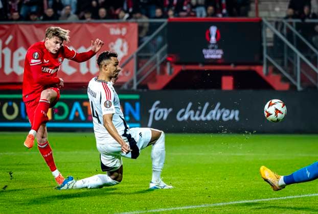 FC Twente midfielder Sem Steijn during the match Twente Besiktas at the Grolsch Veste for the UEFA Europa League League phase Matchday 8 season 2024 2025 in ENSCHEDE, Netherlands on 30 january 2025, photo by Marcel van Dorst EYE4images Defodi 746 212221 Defodi-746