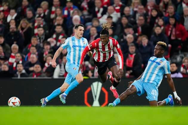 Athletic Club v FC Viktoria Plzen - UEFA Europa League 2024 25 League Phase MD8 Nico Williams left winger of Athletic Club and Spain and Sampson Dweh centre-back of Viktoria Plzen and Liberia compete for the ball during the UEFA Europa League 2024 25 League Phase MD8 match between Athletic Club and FC Viktoria Plzen at Estadio de San Mames on January 30, 2025 in Bilbao, Spain. Bilbao Spain  Copyright: xJosexBretonx originalFilename:bretonhernandez-athletic250130_npTRw.jpg