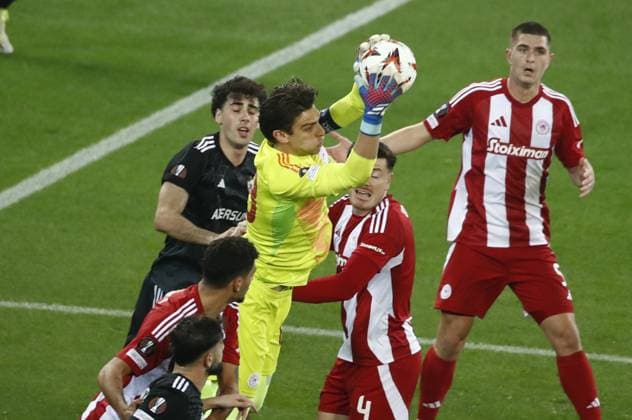 Kostas Tzolakis goalkeeper of Olympiacos in action during the UEFA Europa League league phase matchdgy 8 soccer match between Olympiacos and Qarabag FK held at Stadium Georgios Karaiskakis in Piraeus, Greece, 30 January 2025. IMAGO ONE INCH PRODUCTIONS PIRAEUS Greece Copyright: xOnexInchxProductionsx 6449572