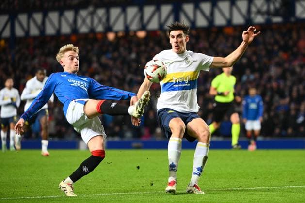 Rangers FC v Royale Union Saint-Gilloise - UEFA Europa League GLASGOW, SCOTLAND - JANUARY 30 : Sykes Ross defender of Royale Union Saint-Gilloise and Ross Mccausland forward of Rangers FC in action during the UEFA Europa League 2024 25 League Phase MD8 match between Rangers FC and Royale Union Saint-Gilloise on January 30, 2025 in Glasgow, Scotland, 30 01 2025 Glasgow Scotland  Copyright: xVincentxKalutx