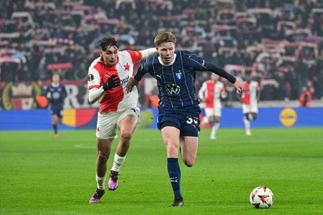 L-R Mojmir Chytil (Slavia) and Nils Zatterstrom (Malmo) in action during the UEFA Europa League, last 8th round match SK Slavia Praha vs Malmo FF, in Prague, Czech Republic, on January 30, 2025. (CTKxPhoto VitxSimanek) CTKPhotoP2025013010661  CTKPhotoP2025013010661