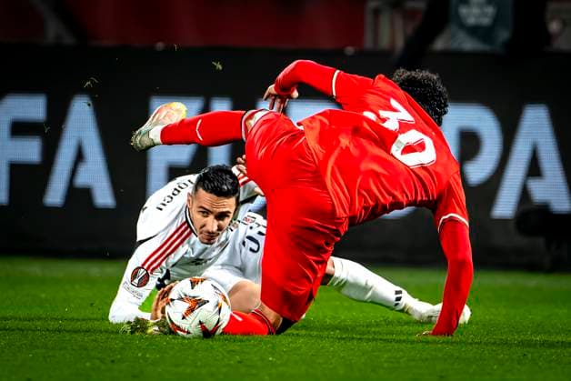 FC Twente forward Sayf Ltaief , Besiktas JK defender Emirhan Topcu during the match Twente Besiktas at the Grolsch Veste for the UEFA Europa League League phase Matchday 8 season 2024 2025 in ENSCHEDE, Netherlands on 30 january 2025, photo by Marcel van Dorst EYE4images Defodi 746 212238 Defodi-746