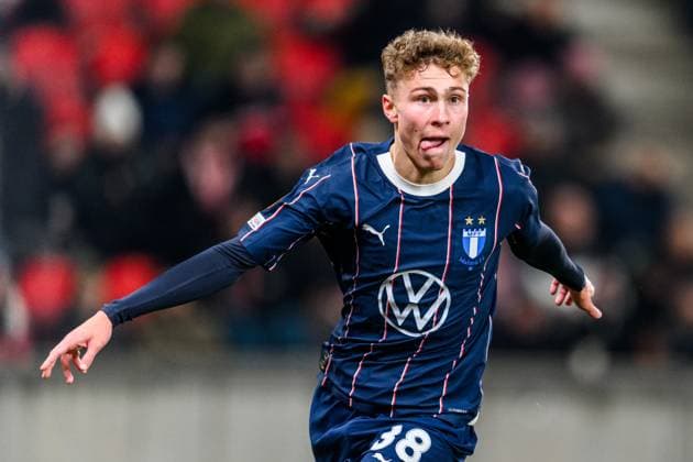 250130 Hugo Bolin of Malmö FF celebrates after scoring the 1 2 goal during the UEFA Europa League football match between Slavia Prague and Malmö FF on January 30, 2025 in Prague Photo Mathilda Ahlberg BILDBYRAN kod MA MA0779 fotboll football soccer fotball uefa europa league europa league slavia prag malmö ff bbeng jubel  Copyright: MATHILDAxAHLBERG BB250130MA107
