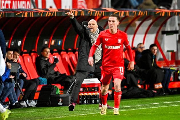 ENSCHEDE, Stadium Grolsch Veste, 30-01-2025 , season 2024 2025 , Europa League during the match Twente - Besiktas FC Twente coach Joseph Oosting Twente - Besiktas  x27628944x Copyright: