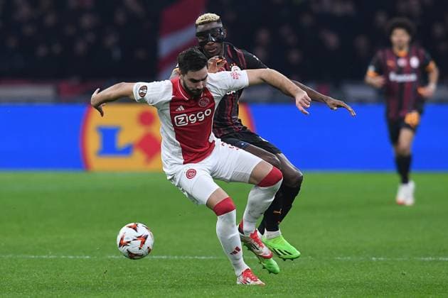 Soccer UEFA Europa League Matchday 8 Ajax Amsterdam Galatasaray SK on 30 01 2025 at the Johan Cruijff ArenA in Amsterdam Josip Sutalo Amsterdam , front Victor Osimhen Istanbul , back xRx