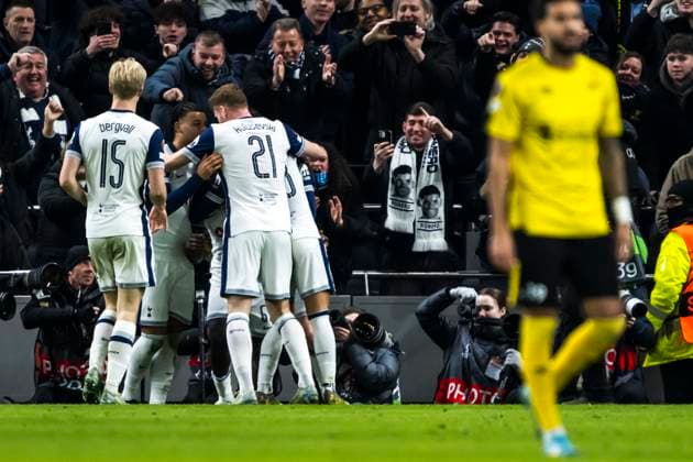 250130 Ayindamola Ajayi of Tottenham Hotspur celebrate the 2 0 goal with Lucas Bergvall and Dejan Kulusevski during the UEFA Europa League football match between Tottenham Hotspur and Elfsborg on January 30, 2025 in London Photo Emma Wallskog BILDBYRAN COP 320 EW0477 fotboll football soccer fotball uefa europa league europa league tottenham hotspur elfsborg bbeng jubel  Copyright: EMMAxWALLSKOG BB250130EW134