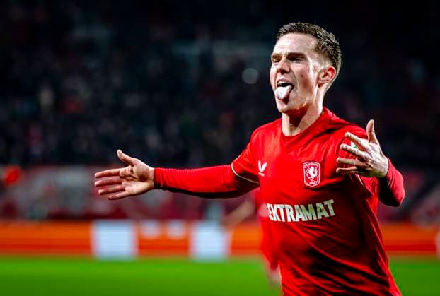 FC Twente forward Daan Rots scores the 1 0 and celebrating the goal during the match Twente Besiktas at the Grolsch Veste for the UEFA Europa League League phase Matchday 8 season 2024 2025 in ENSCHEDE, Netherlands on 30 january 2025, photo by Marcel van Dorst EYE4images Defodi 746 212255 Defodi-746