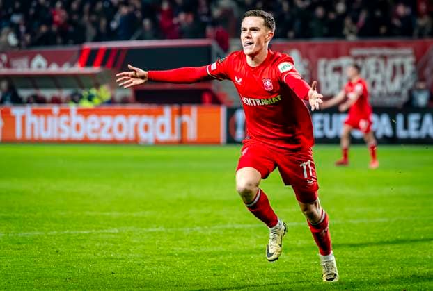 FC Twente forward Daan Rots scores the 1 0 and celebrating the goal during the match Twente Besiktas at the Grolsch Veste for the UEFA Europa League League phase Matchday 8 season 2024 2025 in ENSCHEDE, Netherlands on 30 january 2025, photo by Marcel van Dorst EYE4images Defodi 746 212259 Defodi-746